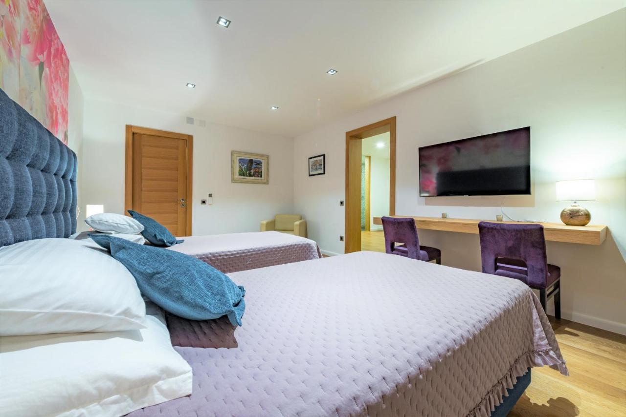 Dazzling Lozica Villa 5 Bedrooms Villa Pasija Steam Room Private Plateau Beach Villa *