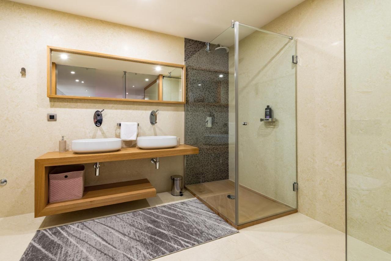 Dazzling Lozica Villa 5 Bedrooms Villa Pasija Steam Room Private Plateau Beach