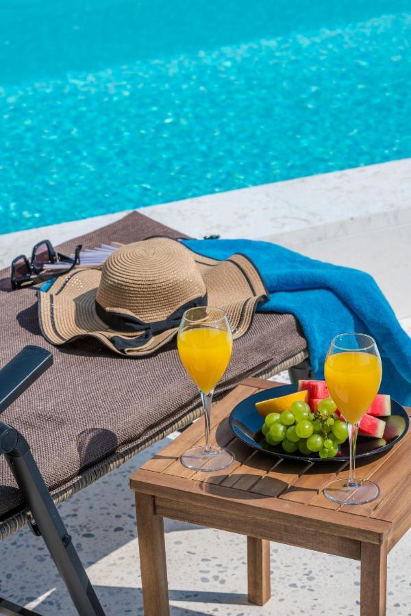 Rougemarin Heritage House With Private Pool Villa *