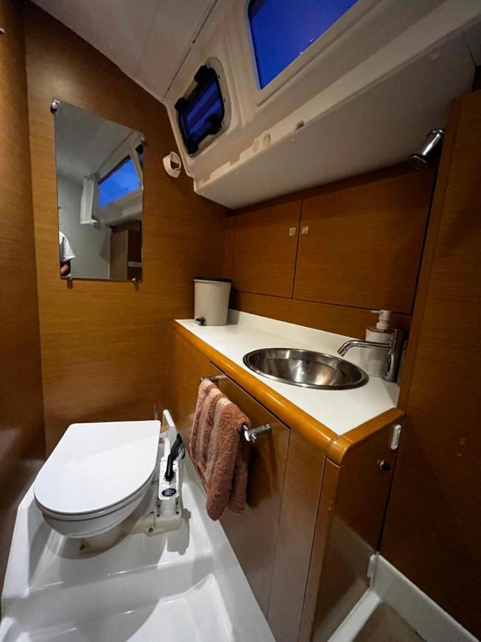 Luxury Sailing *