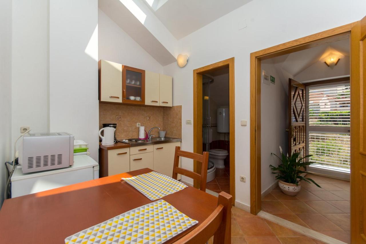 Appartement In Port With Sea View *