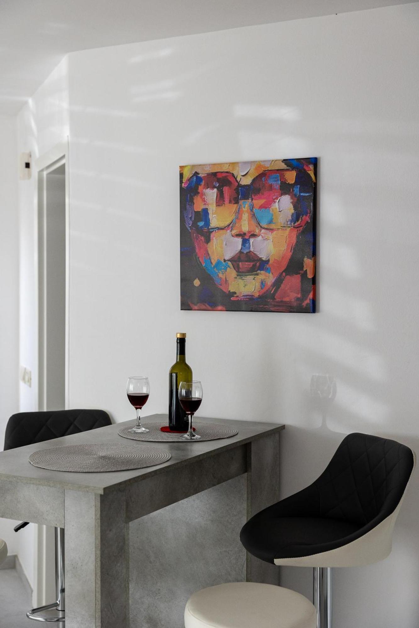 Domus Apartment *