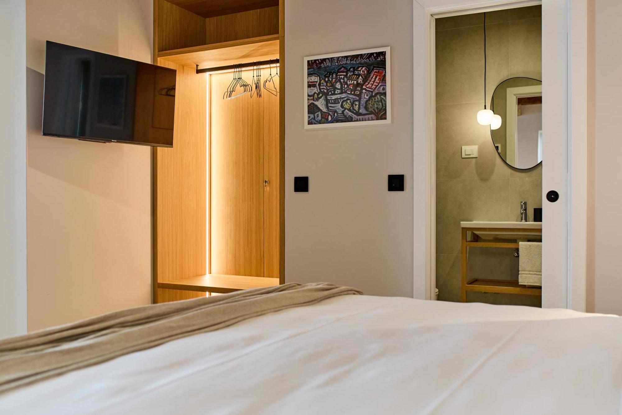 Modern Stone House, Luxury In Old Town Guest house 4*