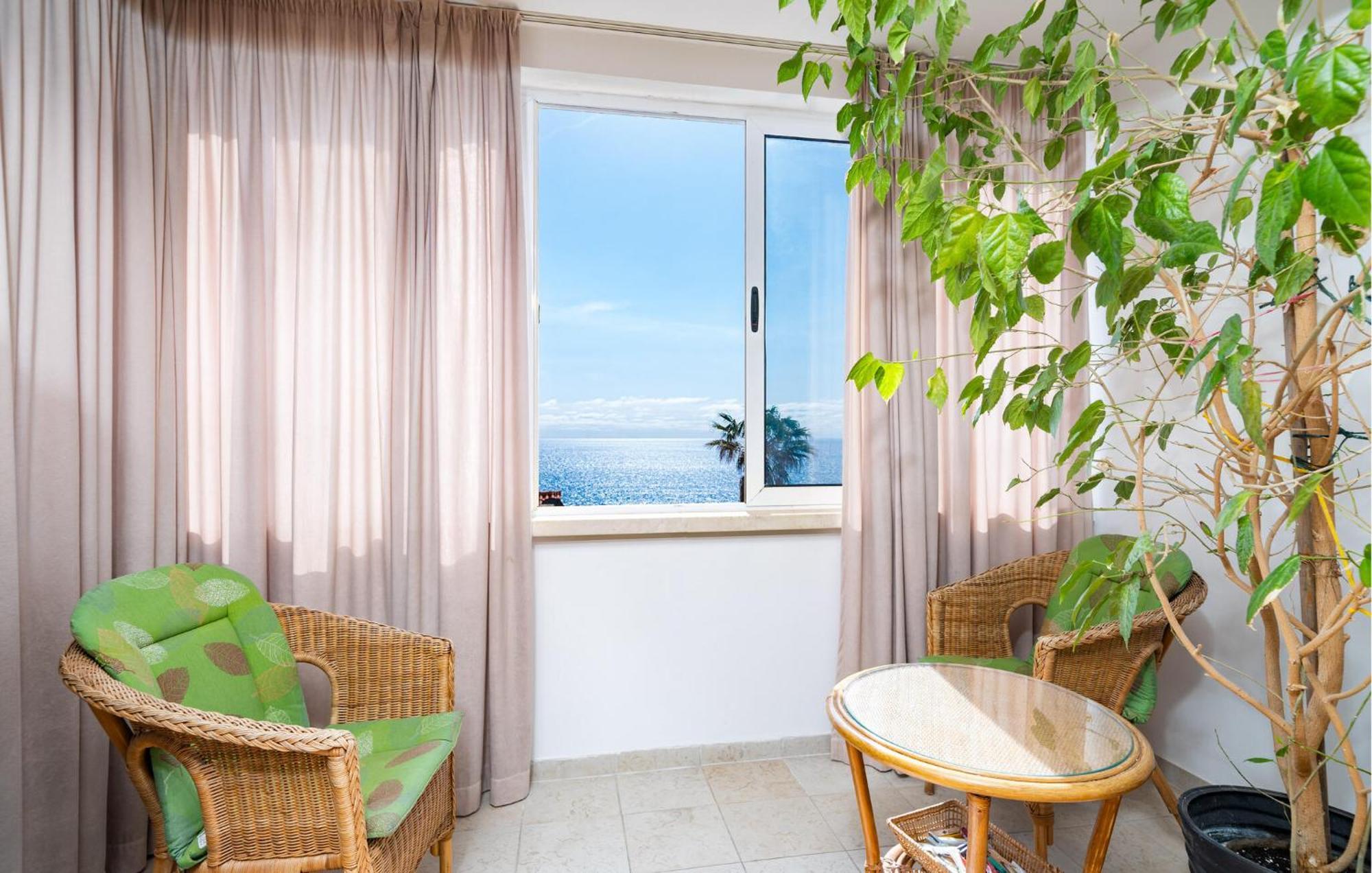 1 Bedroom Lovely In