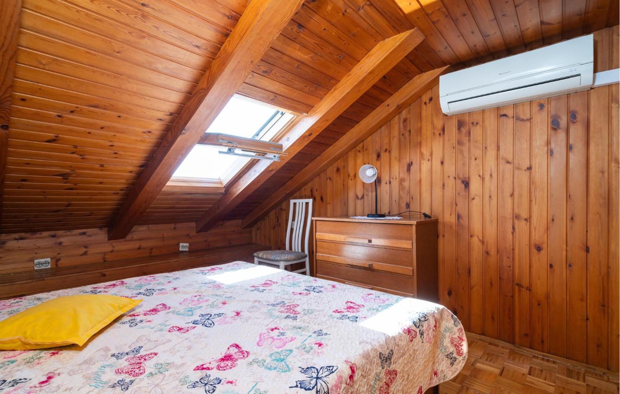 Apartment 1 Bedroom Lovely In *