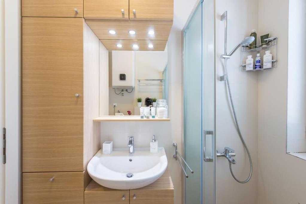 Lida - Comfort One Bedroom Apt,free Parking-lapad * Dubrovnik
