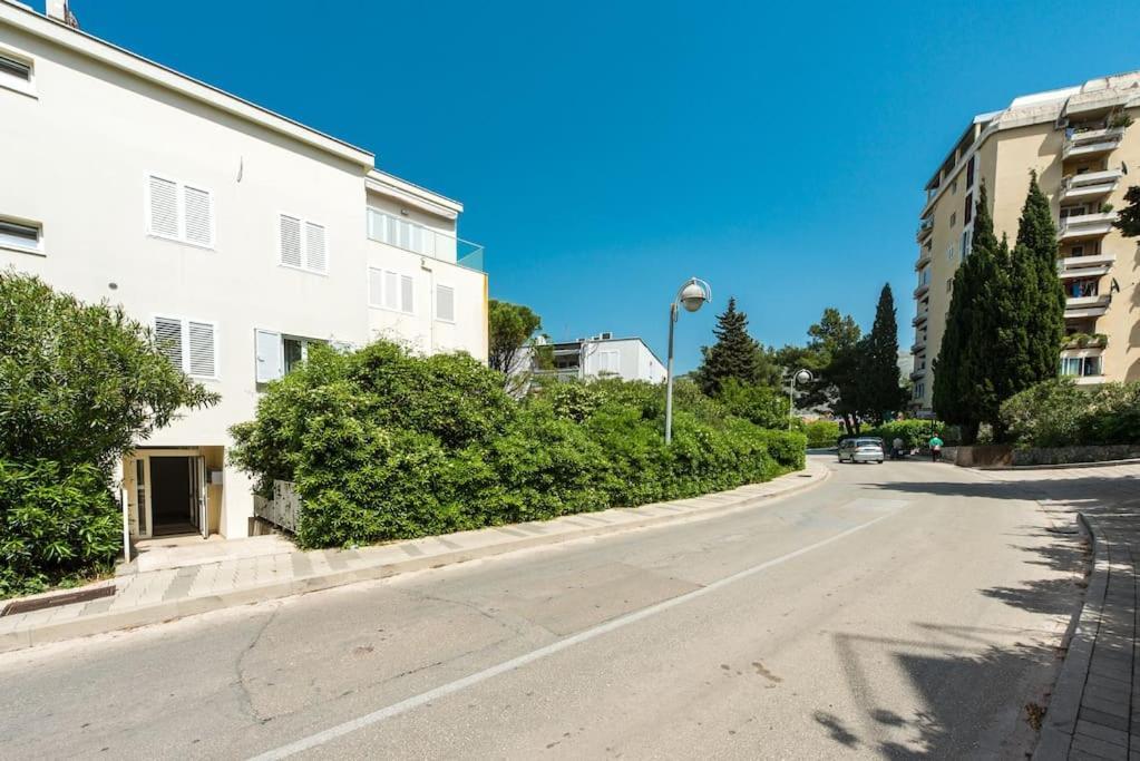 Lida - Comfort One Bedroom Apt,free Parking-lapad * Dubrovnik