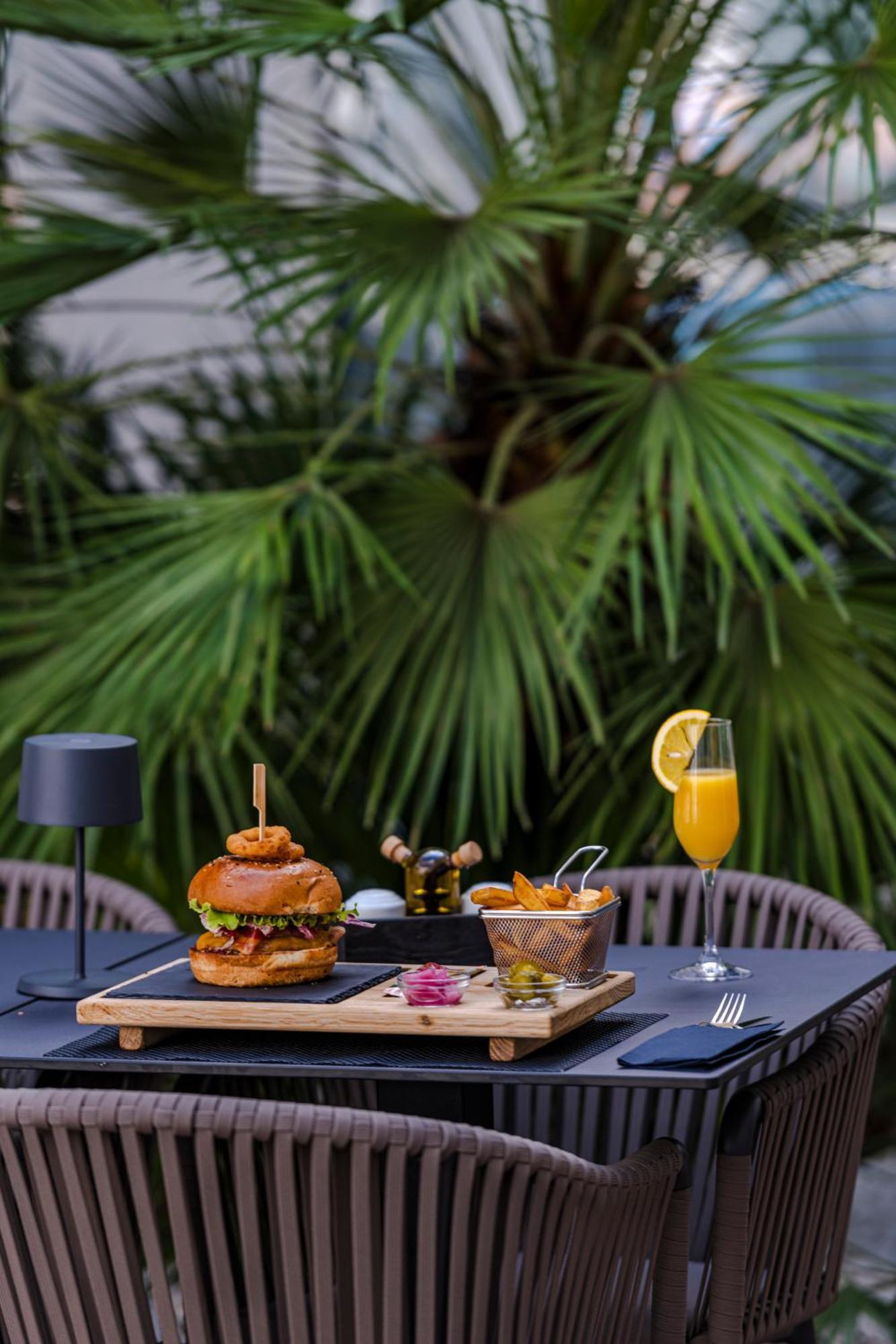 Lero Hotel 4*