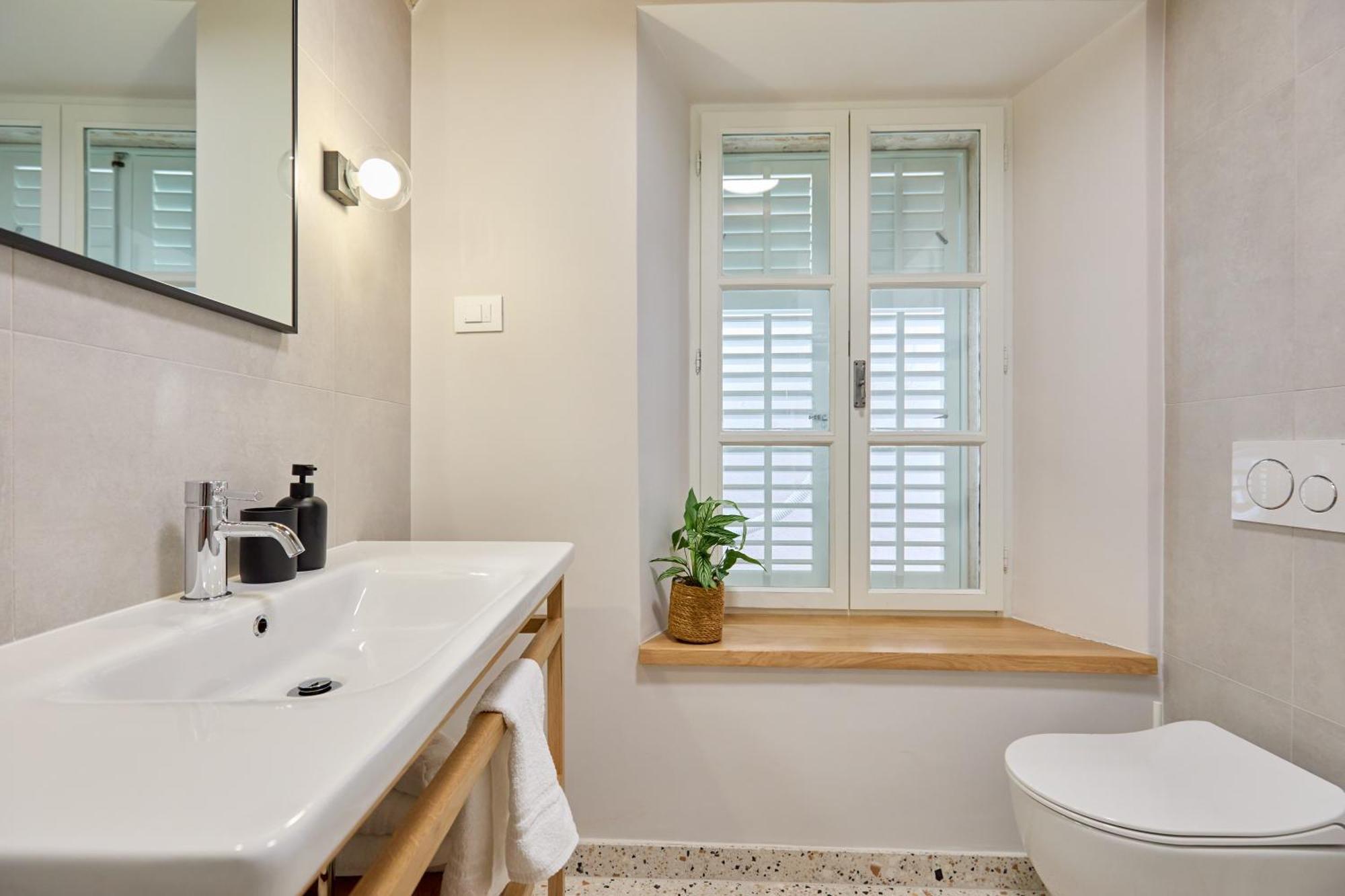 Modern Stone House, Luxury In Old Town Guest house 4*