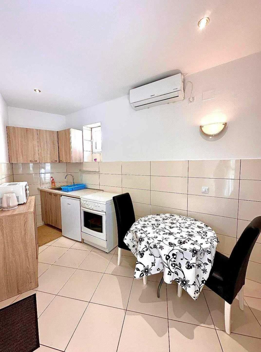 Asi Guest house