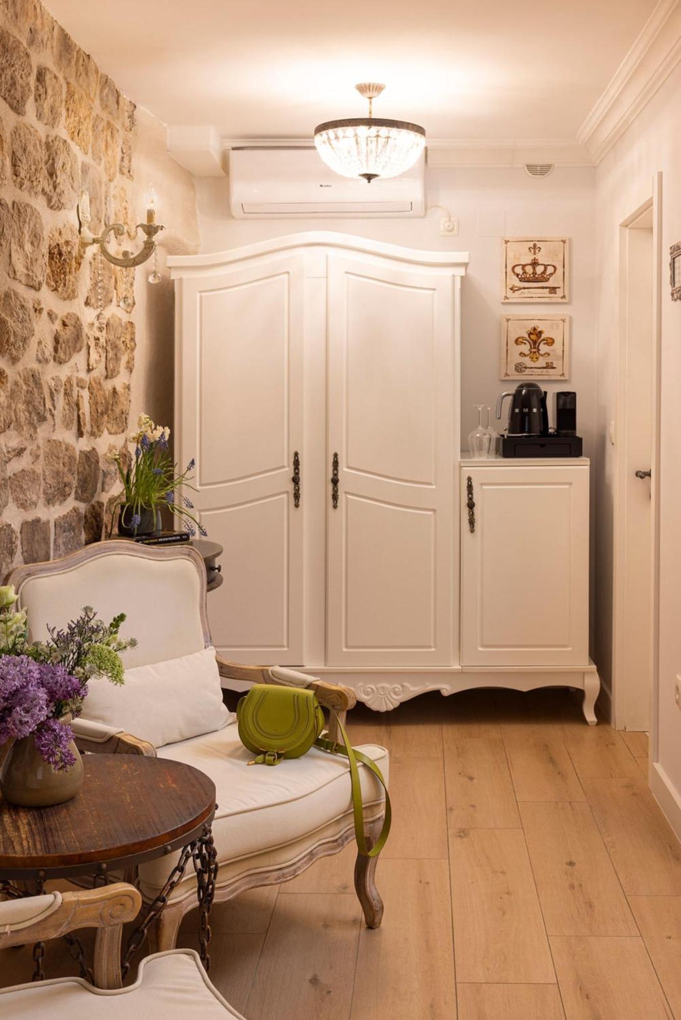 Vivaldi Guest house