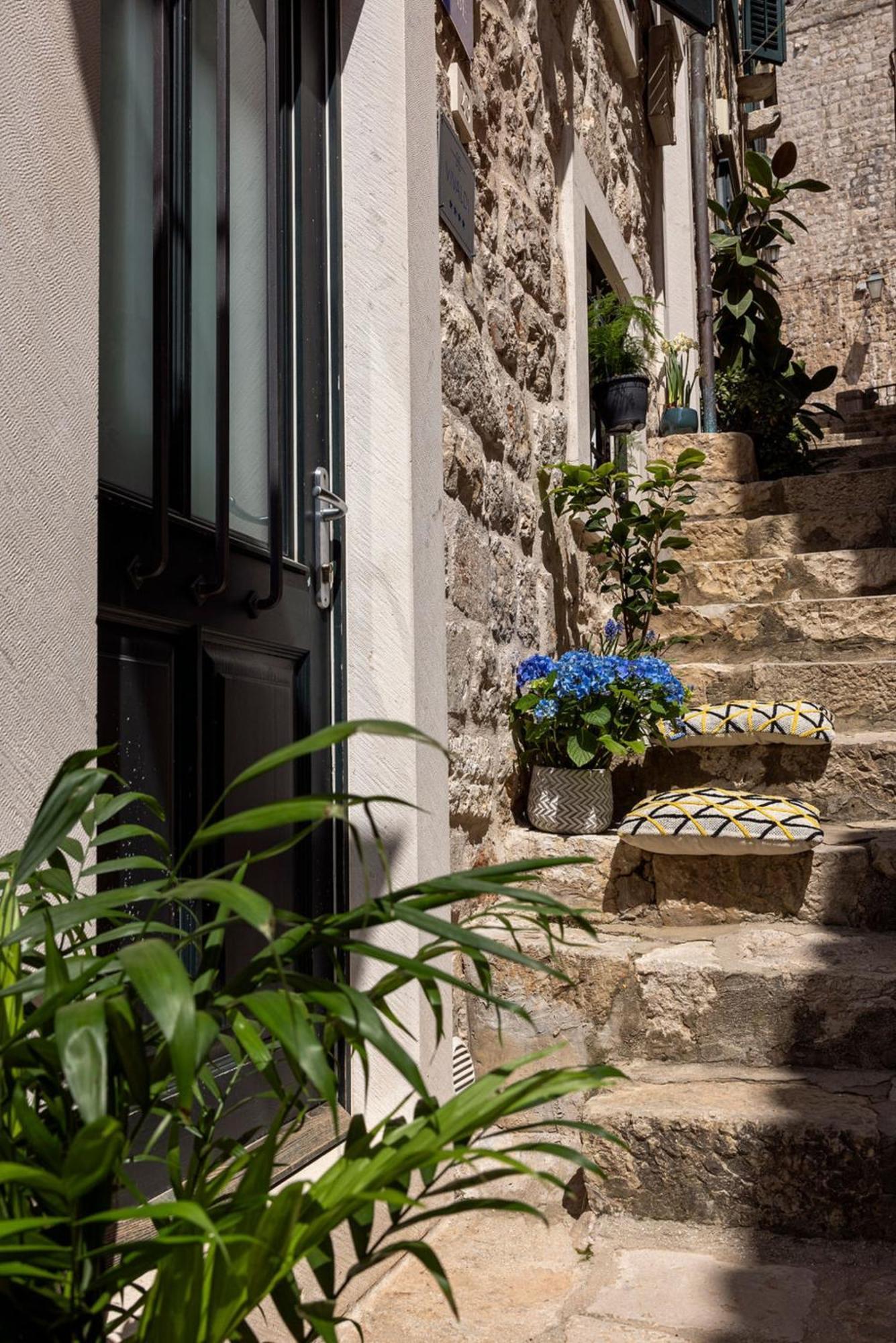 Vivaldi Guest house 4*