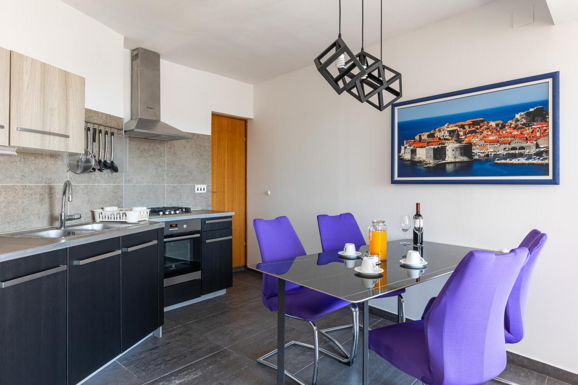 Spacious 80m2 Place, Great Views:-) 2 Bedrooms ! Apartment *