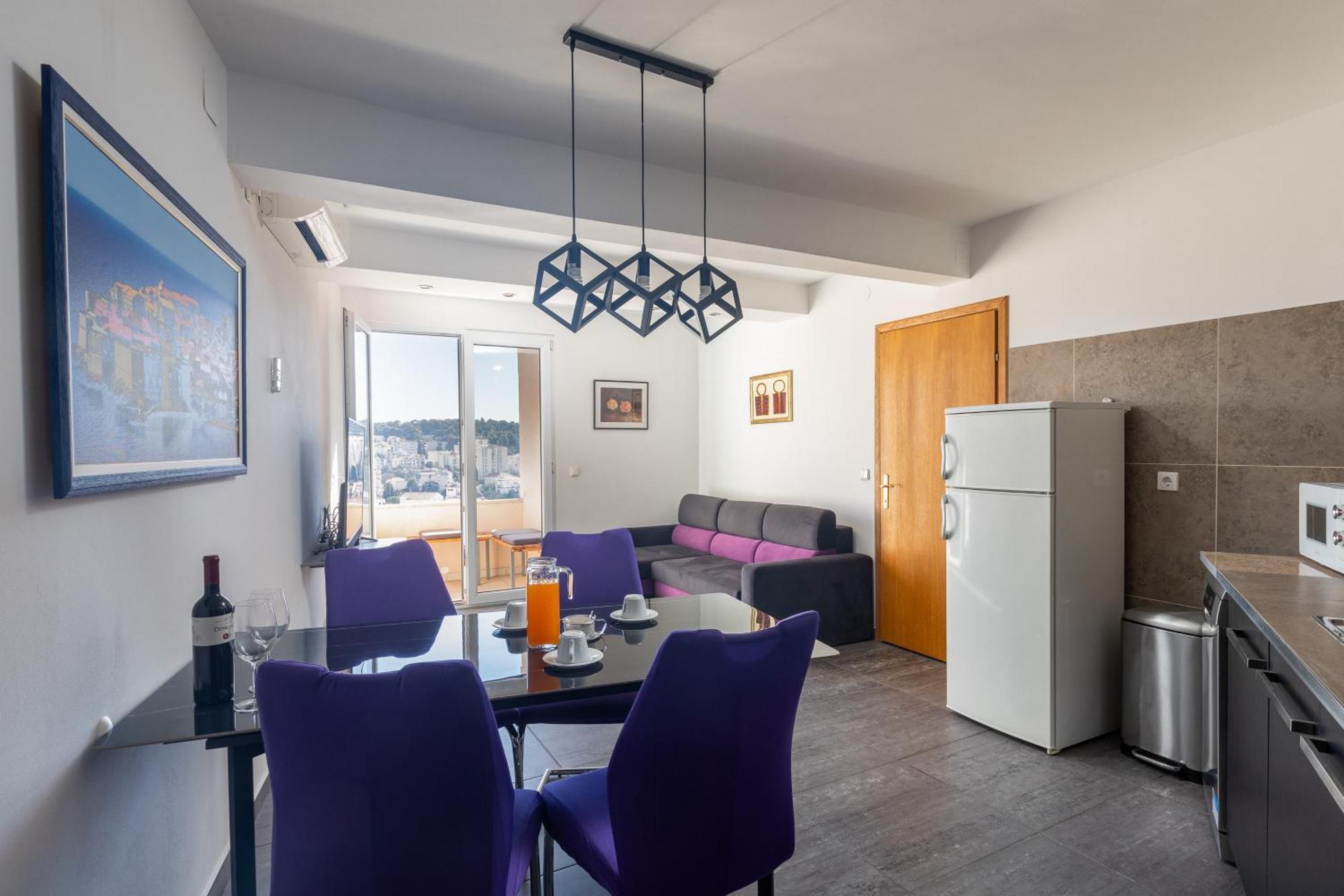 Spacious 80m2 Place, Great Views:-) 2 Bedrooms ! Apartment