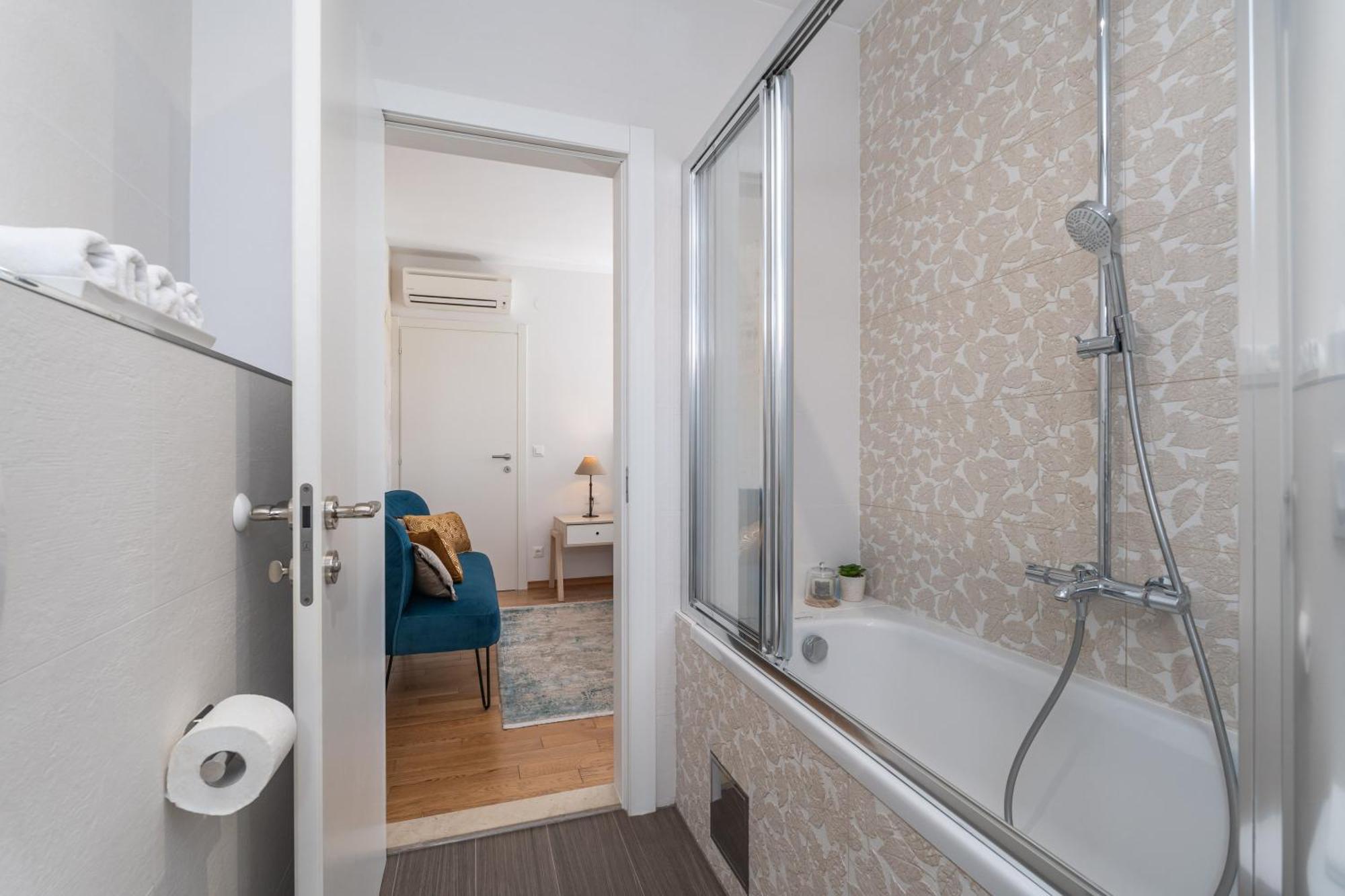 Apartment Apollo In With Sea View