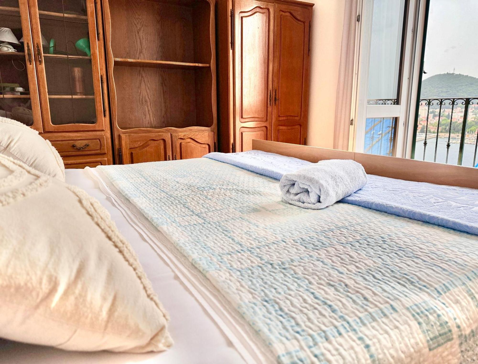 Ferienhaus Dalmatian House, Spacious Stone Terraces, Balcony , Views *