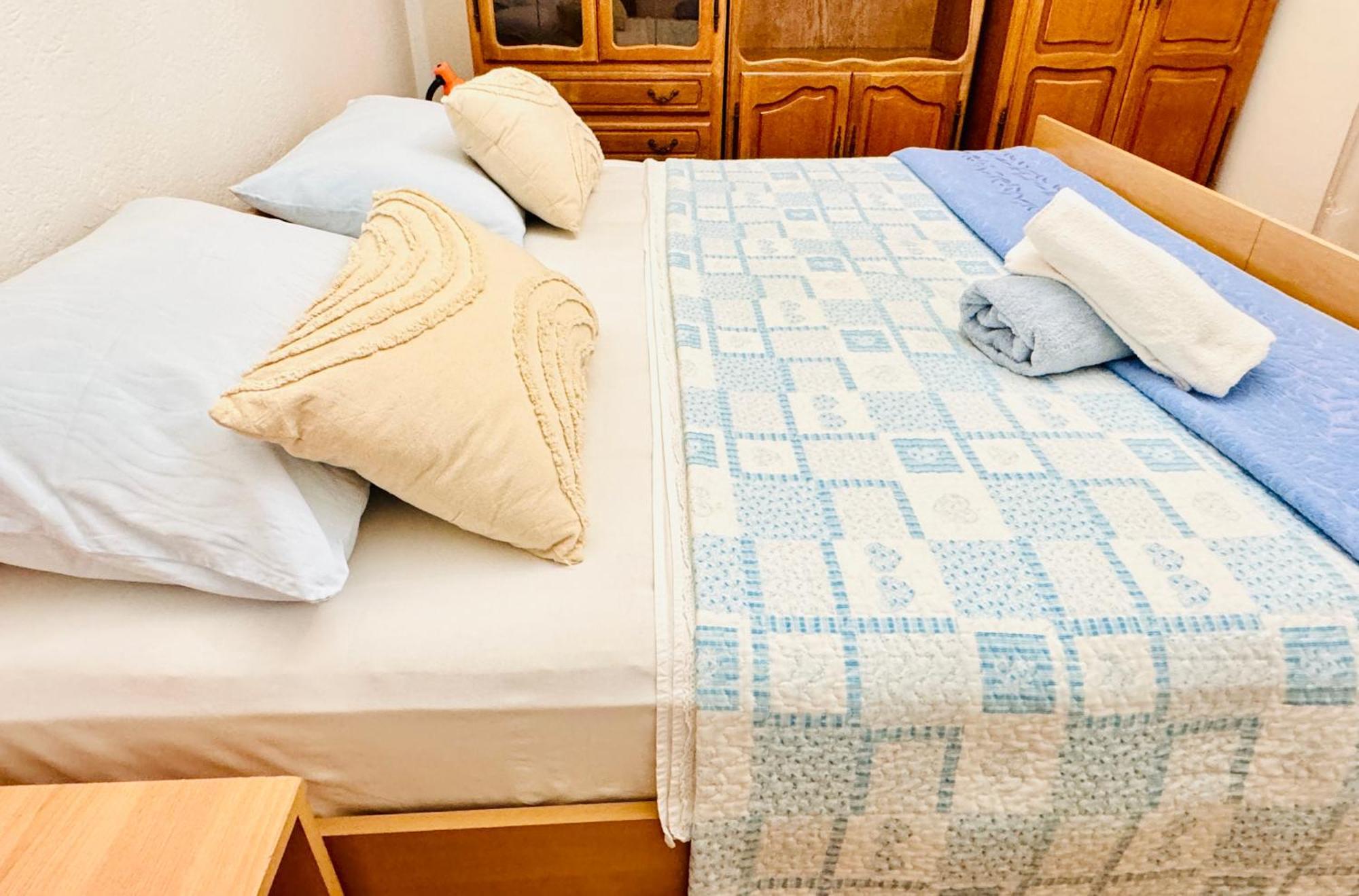 Dalmatian House, Spacious Stone Terraces, Balcony , Views Ferienhaus *