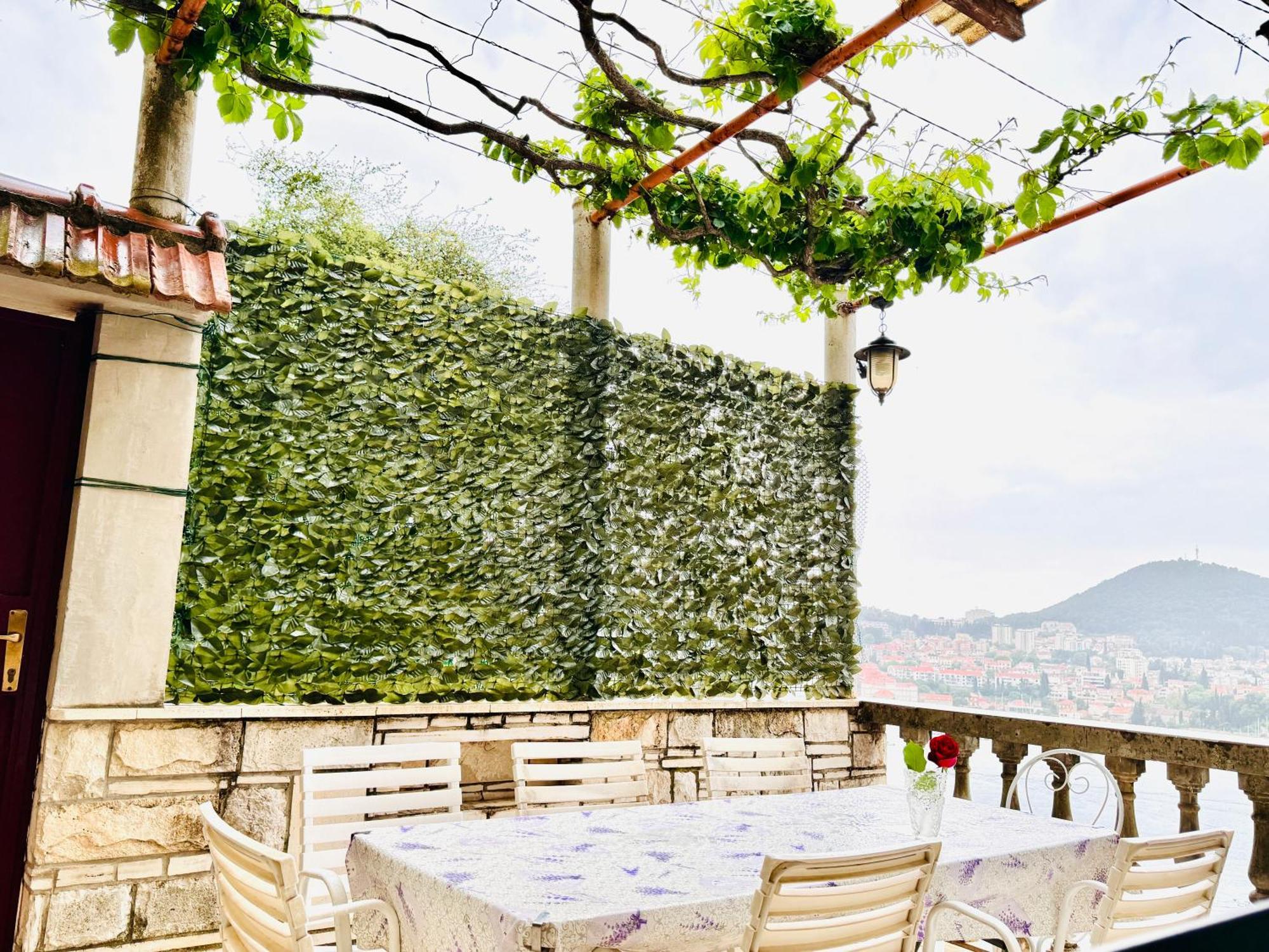 Dalmatian House, Spacious Stone Terraces, Balcony , Views Ferienhaus *
