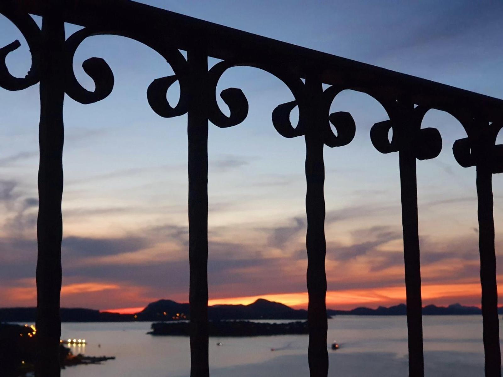 Dalmatian House, Spacious Stone Terraces, Balcony , Views Ferienhaus