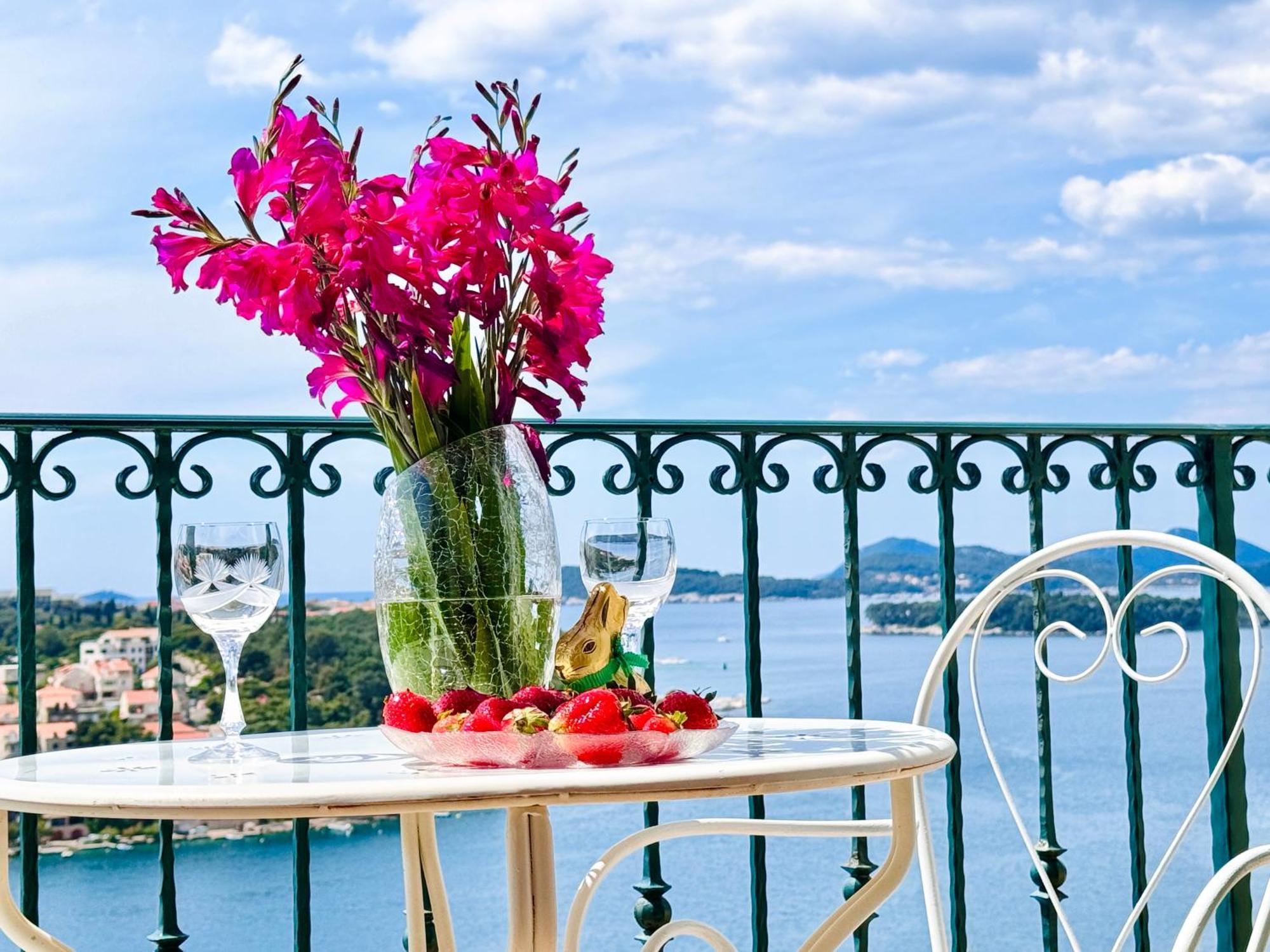 Ferienhaus Dalmatian House, Spacious Stone Terraces, Balcony , Views Dubrovnik