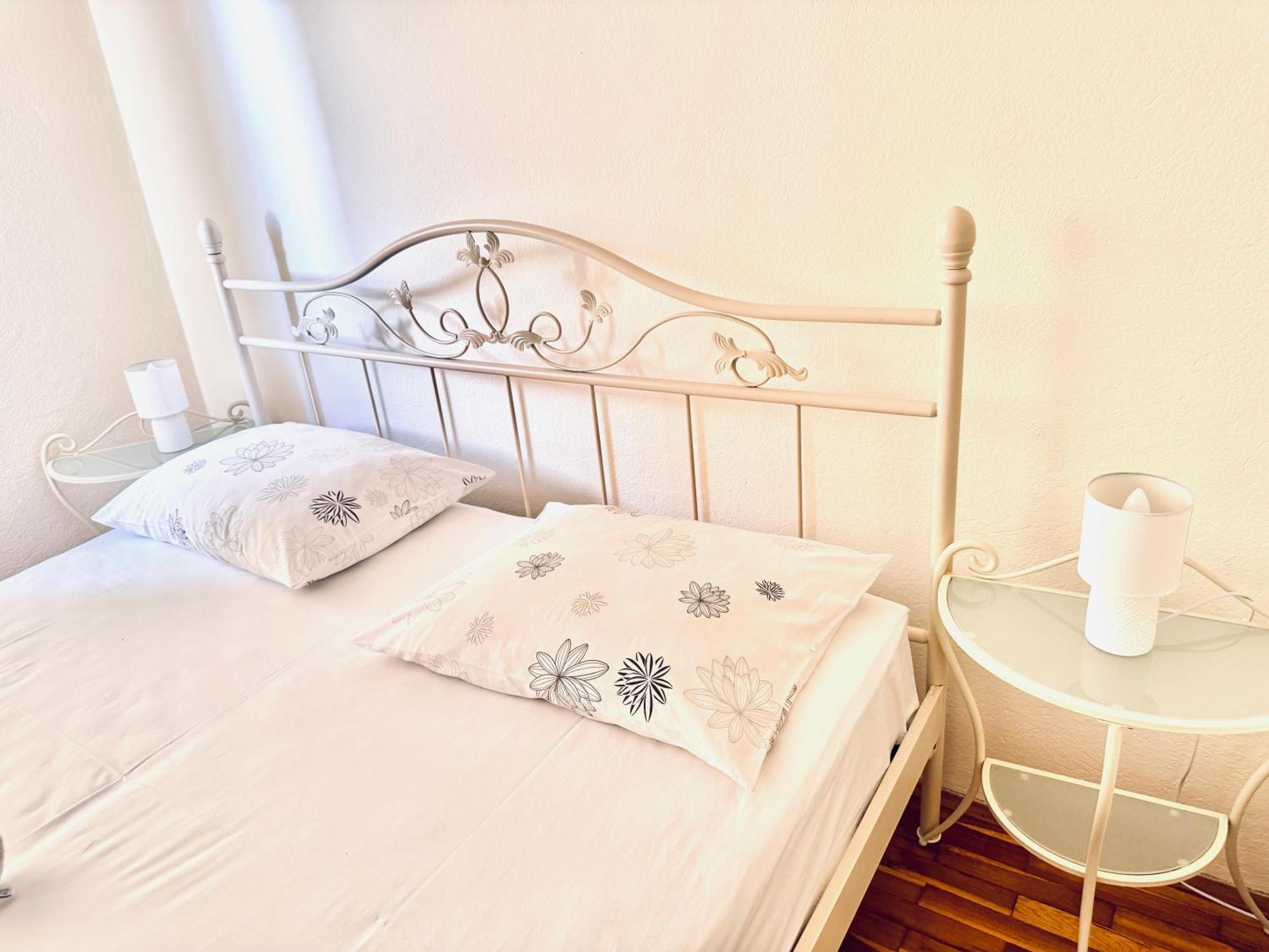 Dalmatian House, Spacious Stone Terraces, Balcony , Views Ferienhaus Dubrovnik