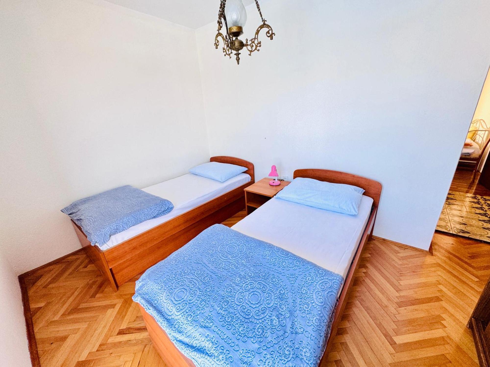 Dalmatian House, Spacious Stone Terraces, Balcony , Views Holiday home