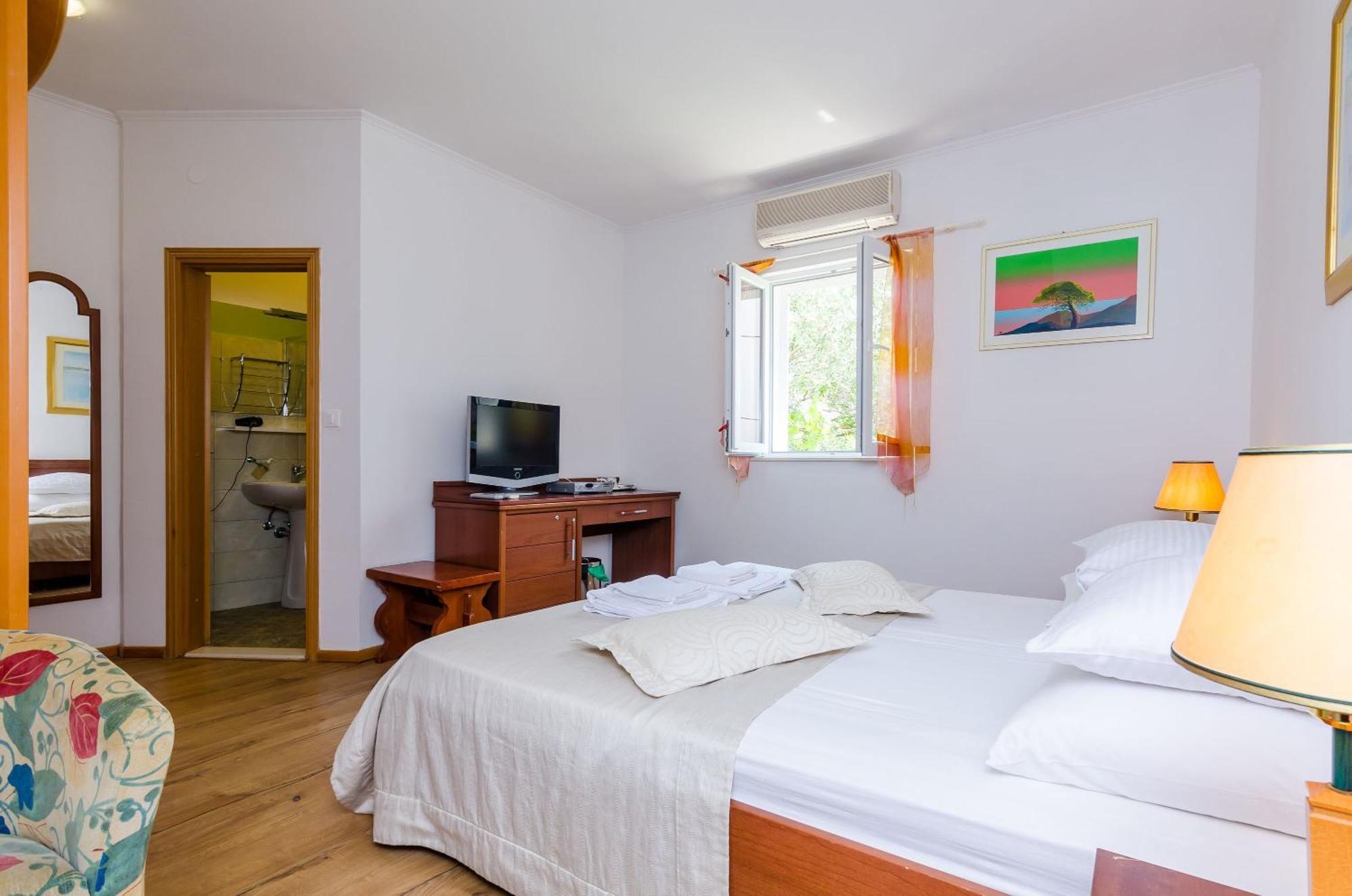 & V&m Guest house 4*