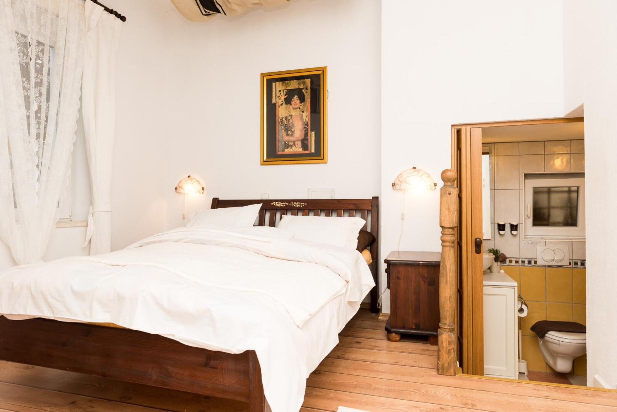 Garden Bed & Breakfast 3*