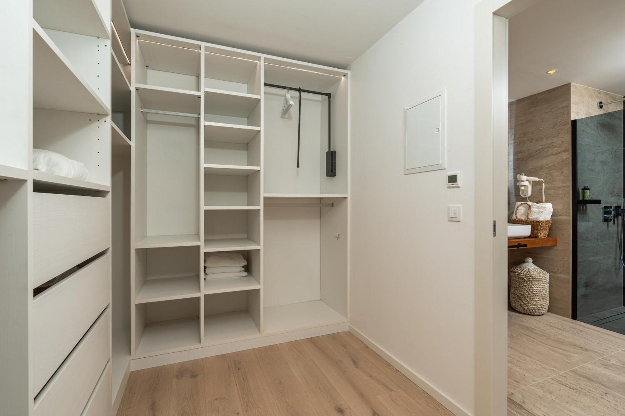 Kings Landing 5 Stars Penthouse Apartment