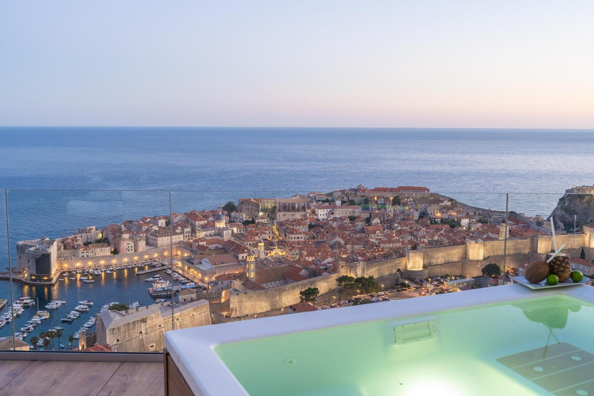 Kings Landing 5 Stars Penthouse *