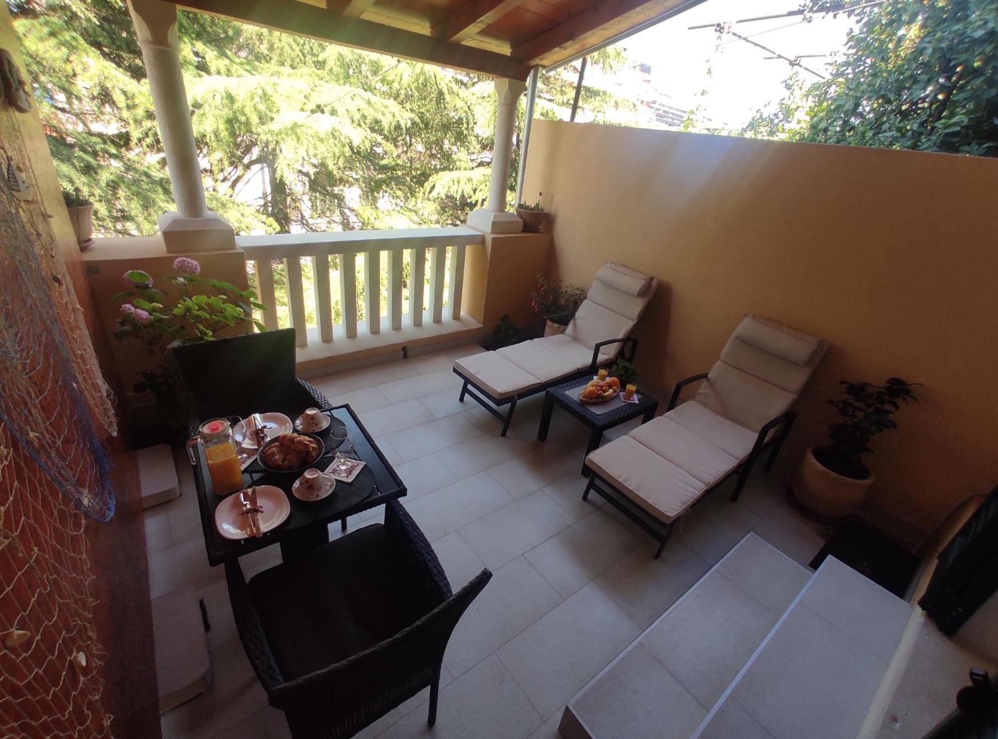 Porat 2 With Private Terrace