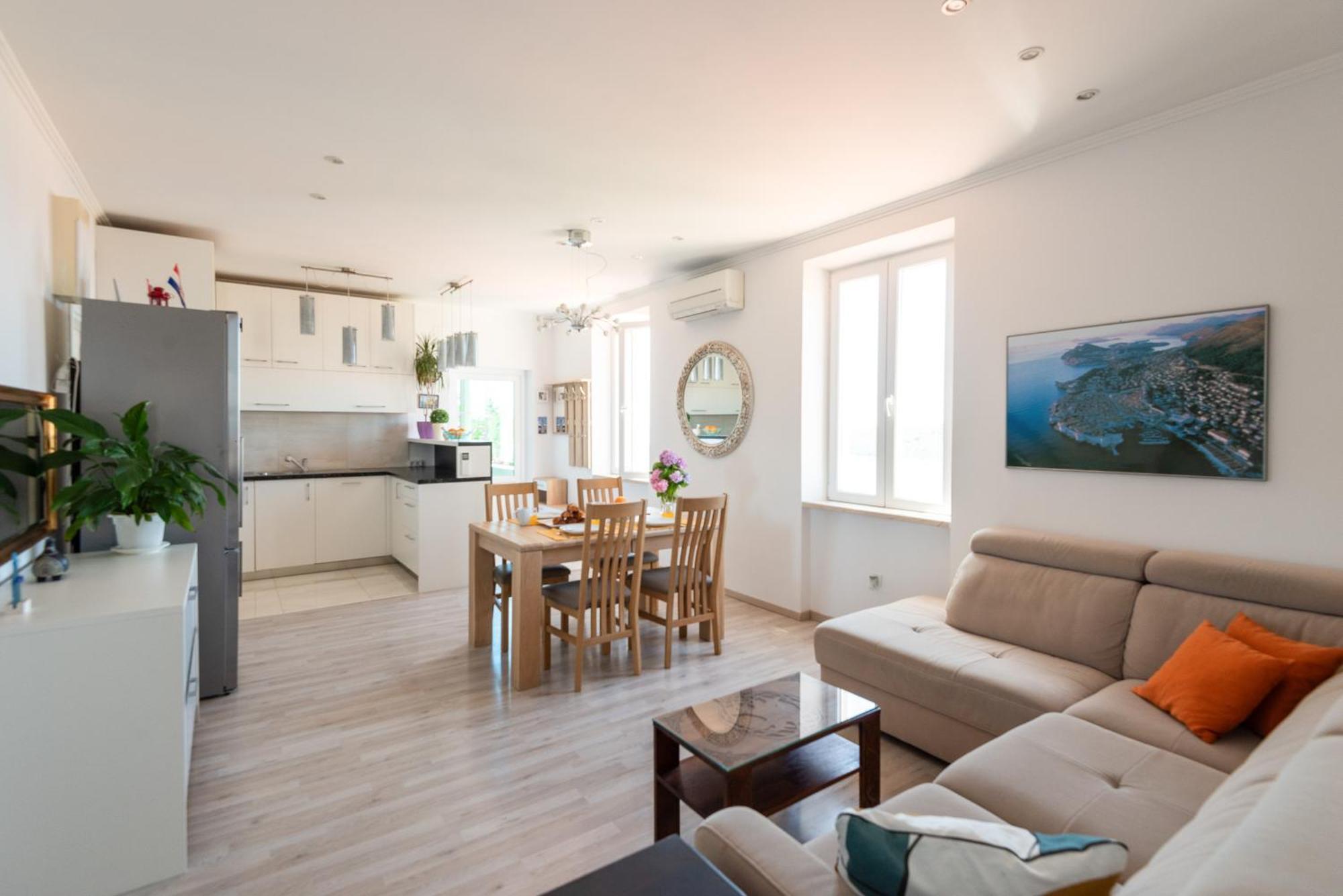 Guest house Astelas 4*