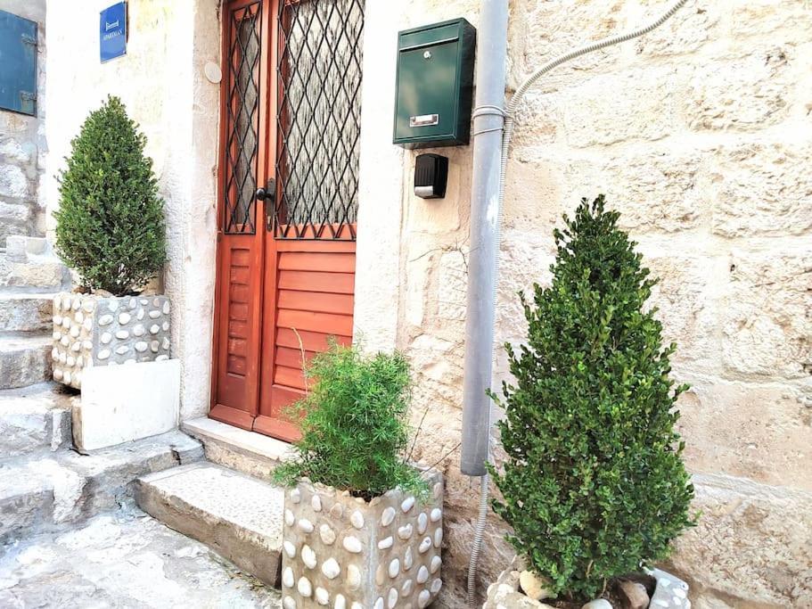 3 Bedroom House In Old Town Apartment *
