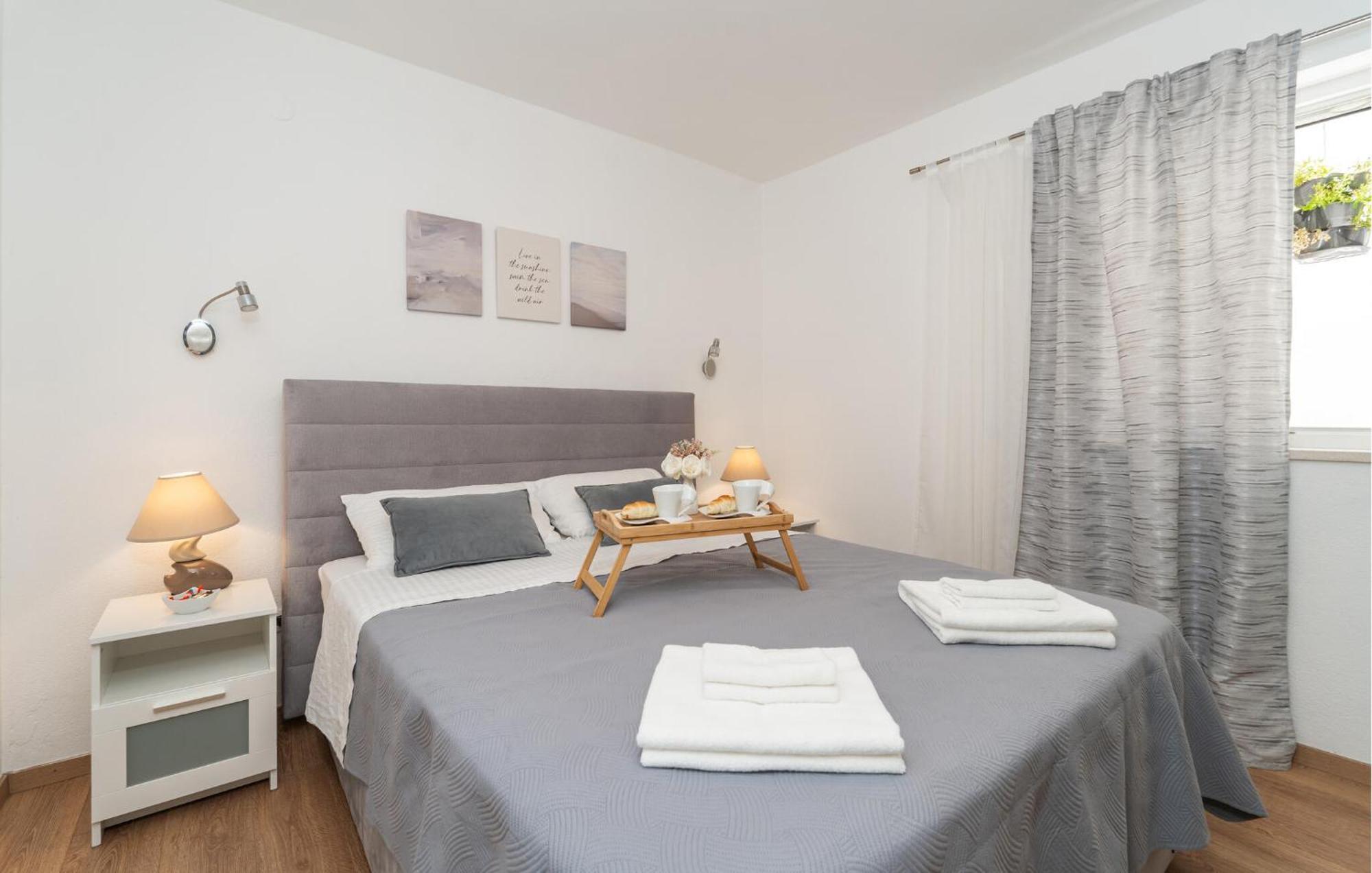 Amazing In Sustjepan With Wifi * Dubrovnik