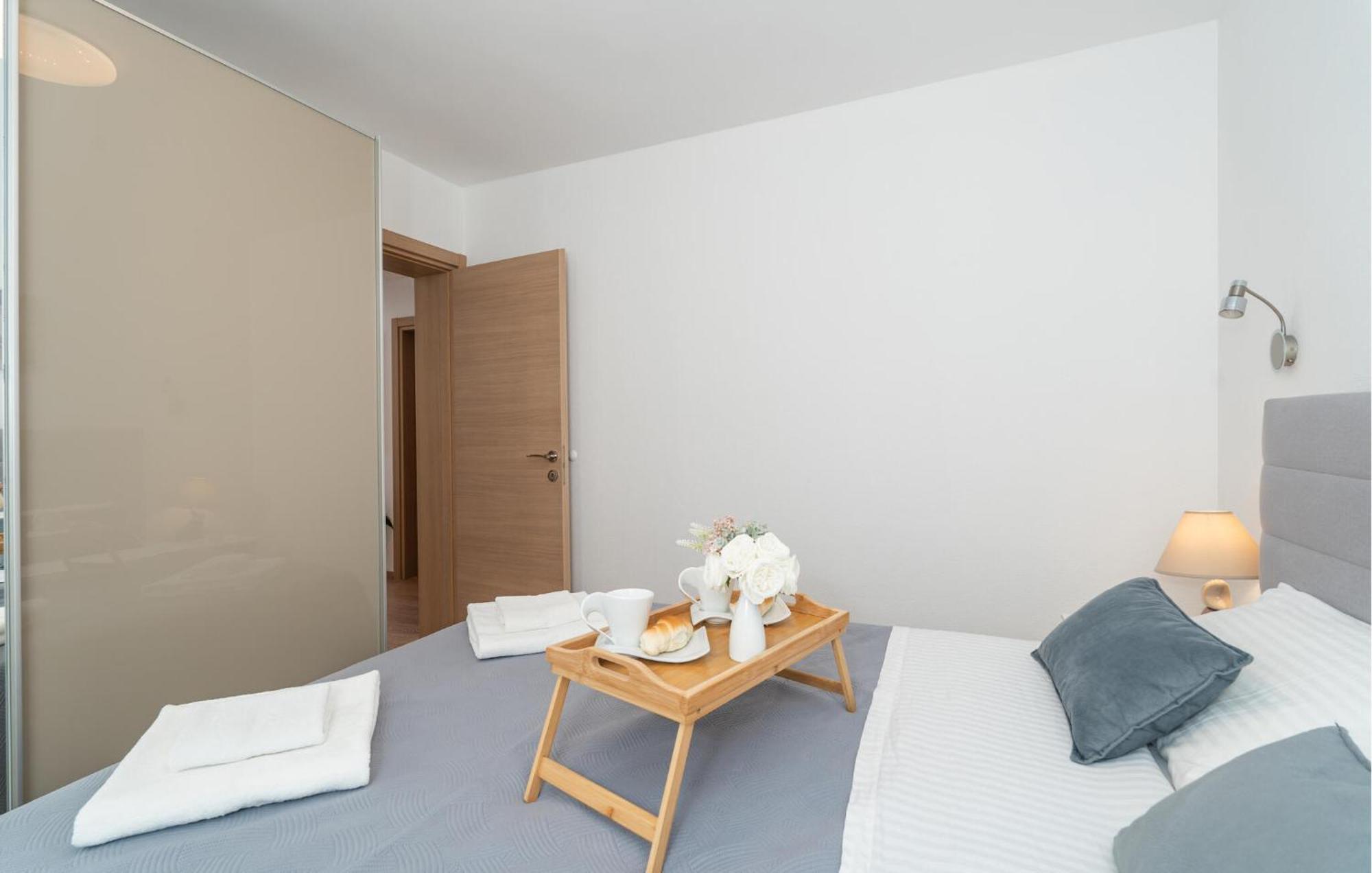 Apartment Amazing In Sustjepan With Wifi