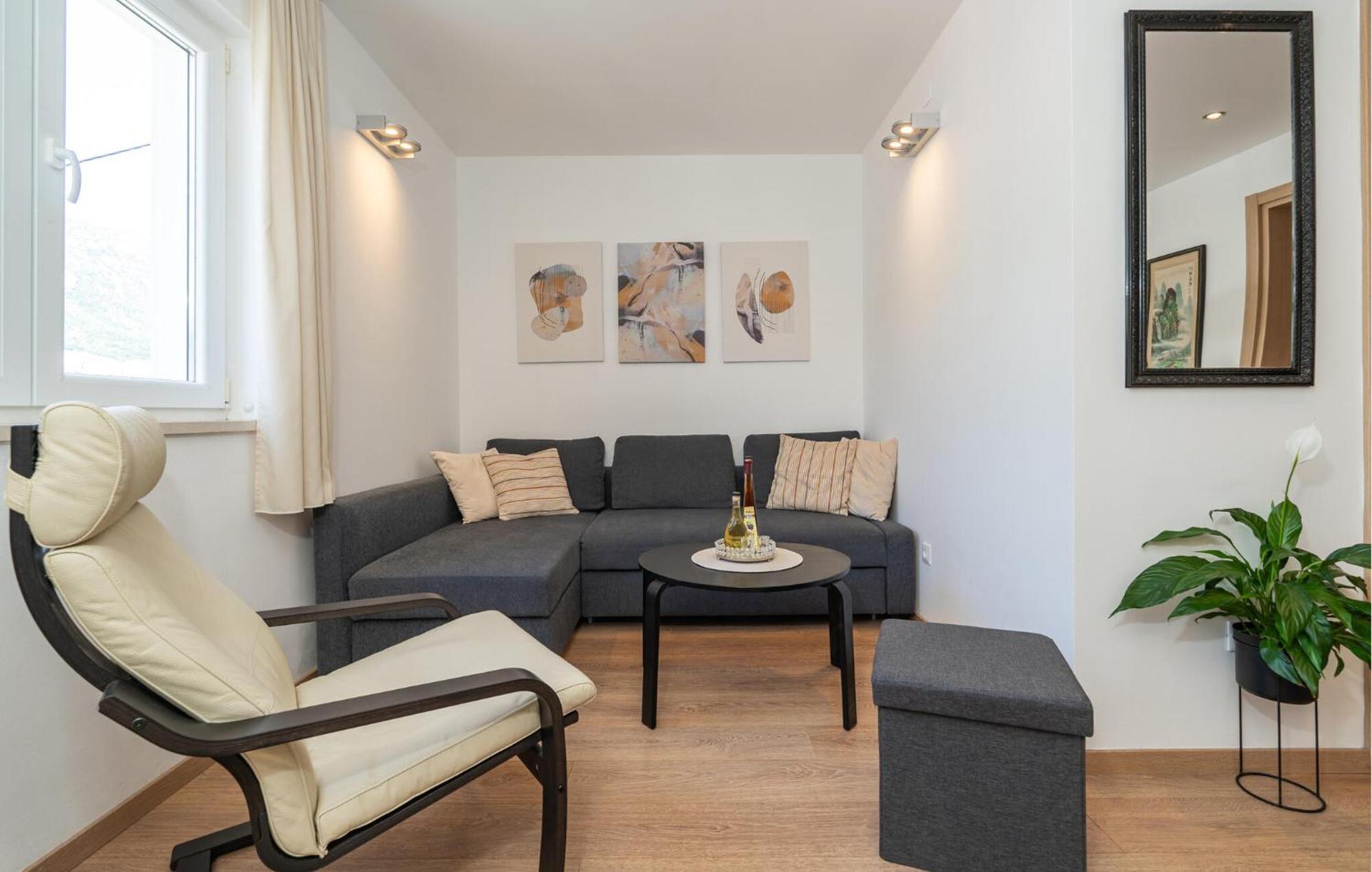 Apartment Amazing In Sustjepan With Wifi Dubrovnik