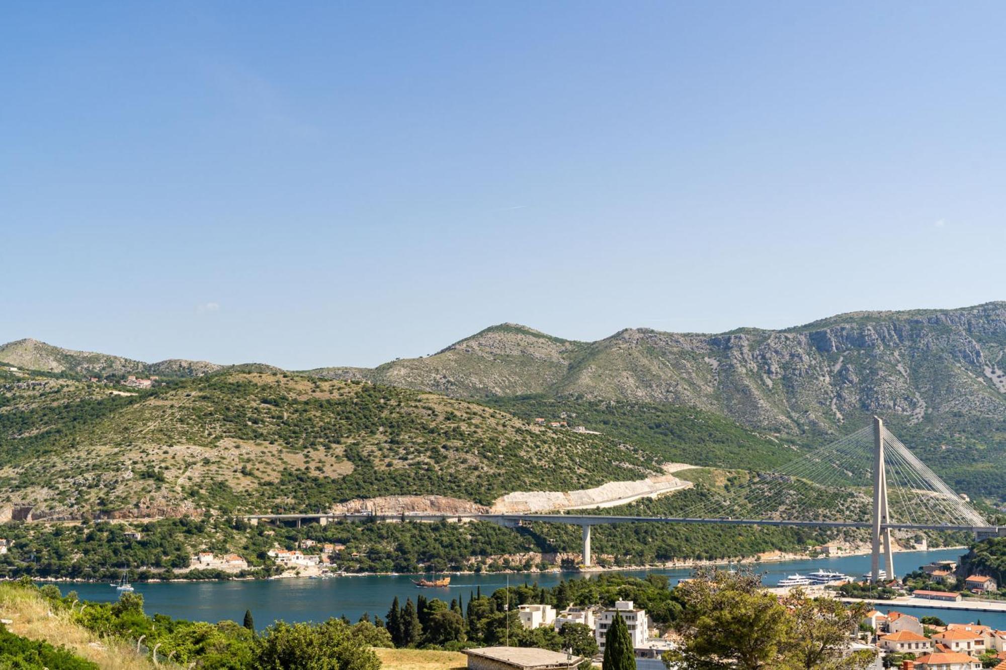 Burum - With Beautiful View 3 *