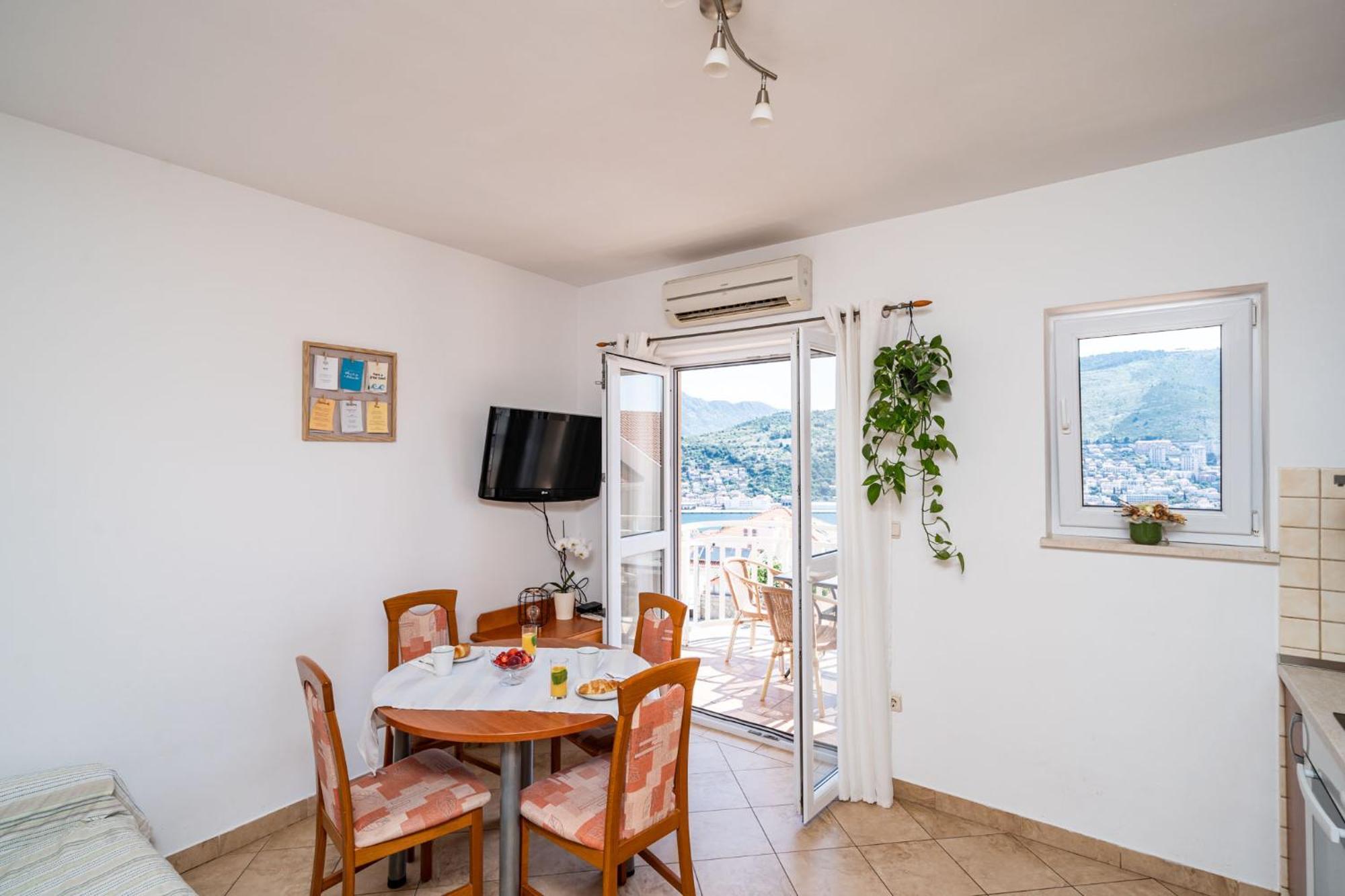 Apartment Burum - With Beautiful View 3 *