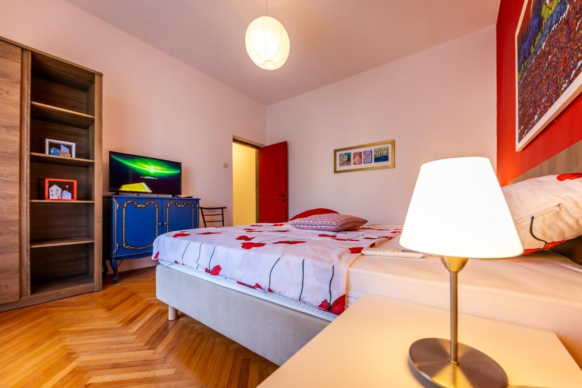 Red Apartment *