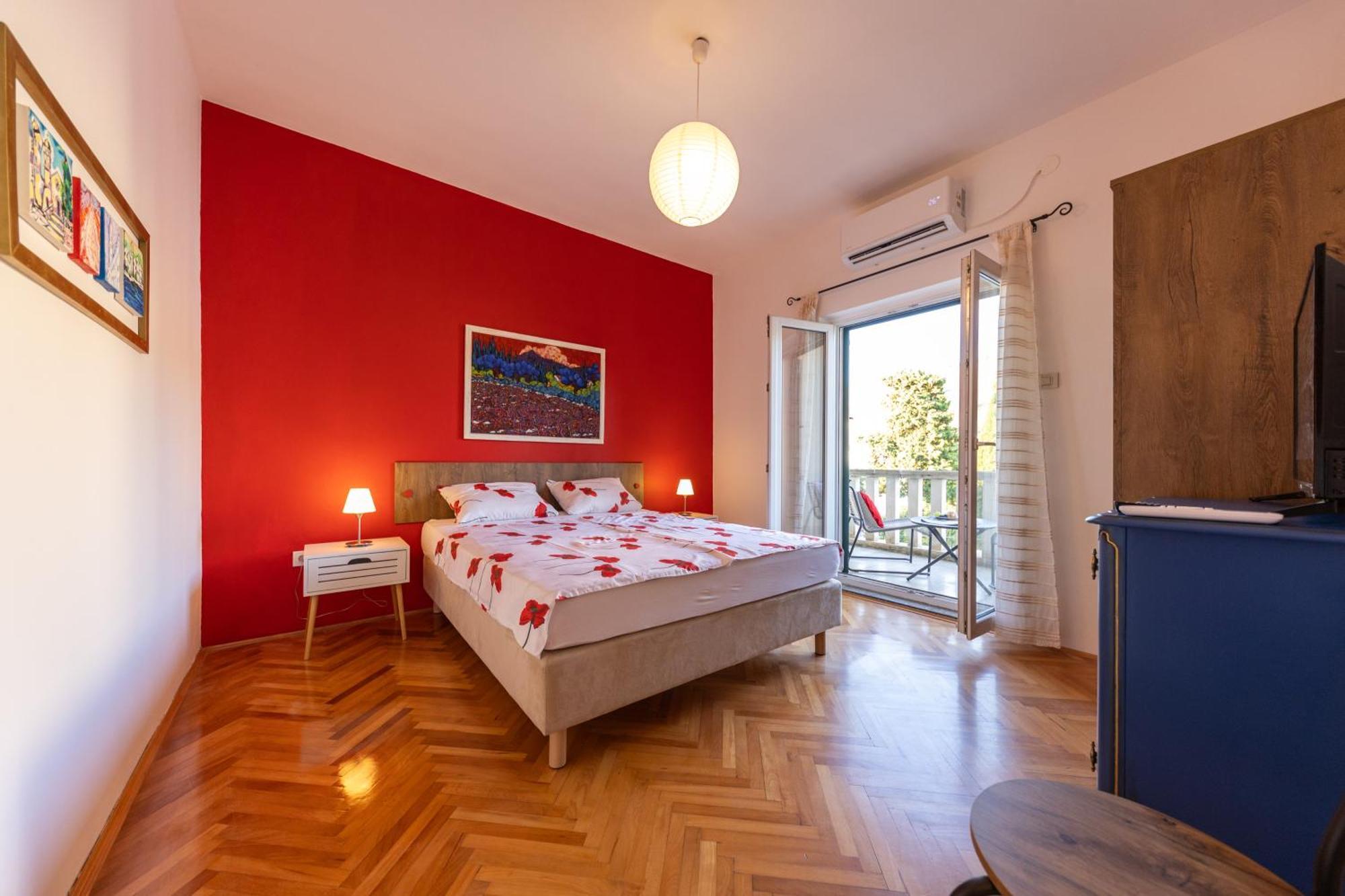 Apartment Red