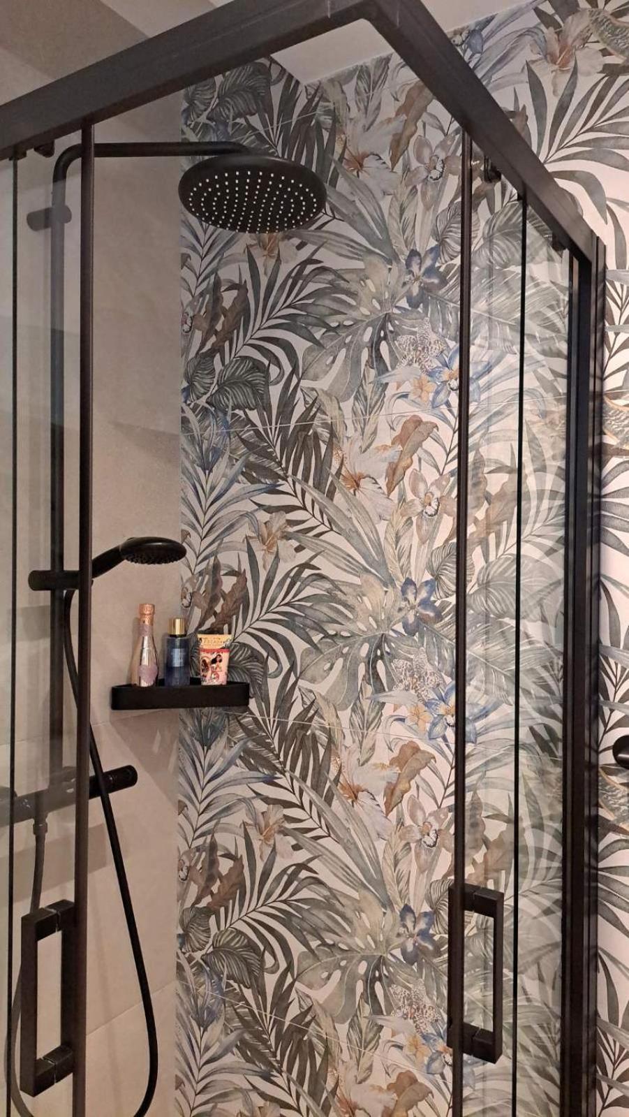 Room With Jungle Bathroom Apartment Dubrovnik