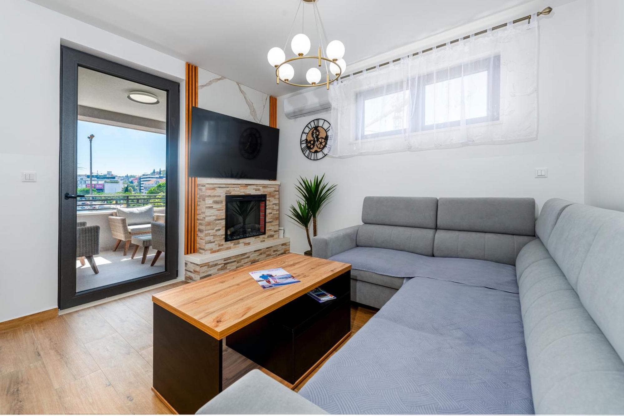 Dlc Deluxe Apartment *