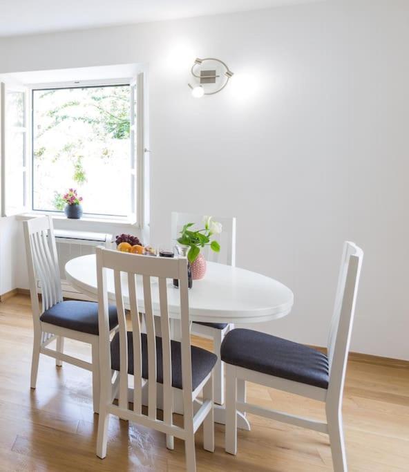 Royal - Old Town Apartment