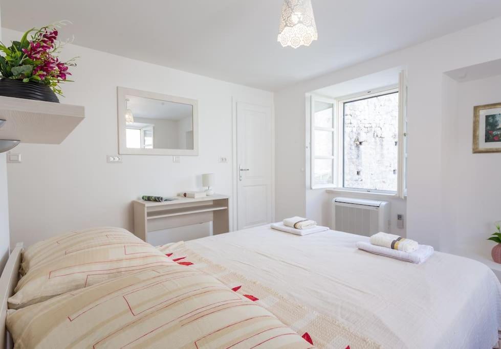 Royal - Old Town Apartment *