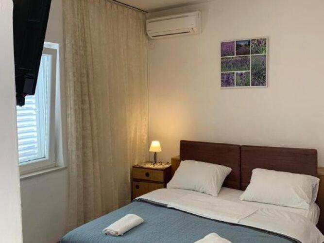 Apartment 2 - Double With Shared Bathroom 1 - 6 Dubrovnik