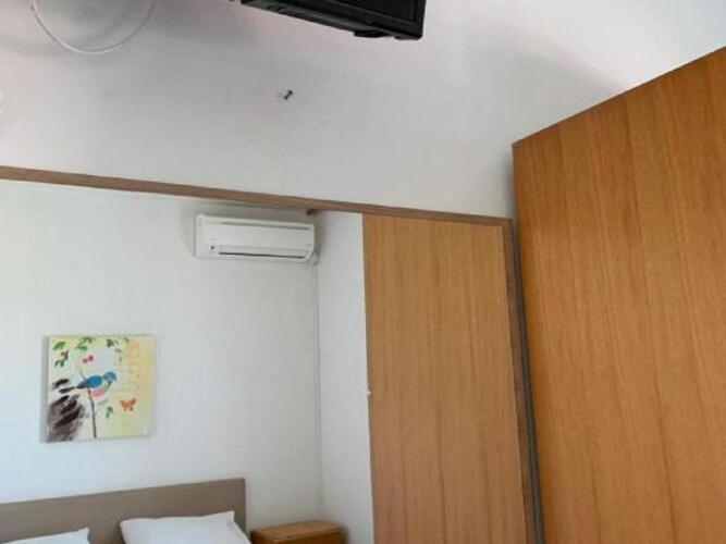2 - Double With Shared Bathroom 1 - 6 Apartment *