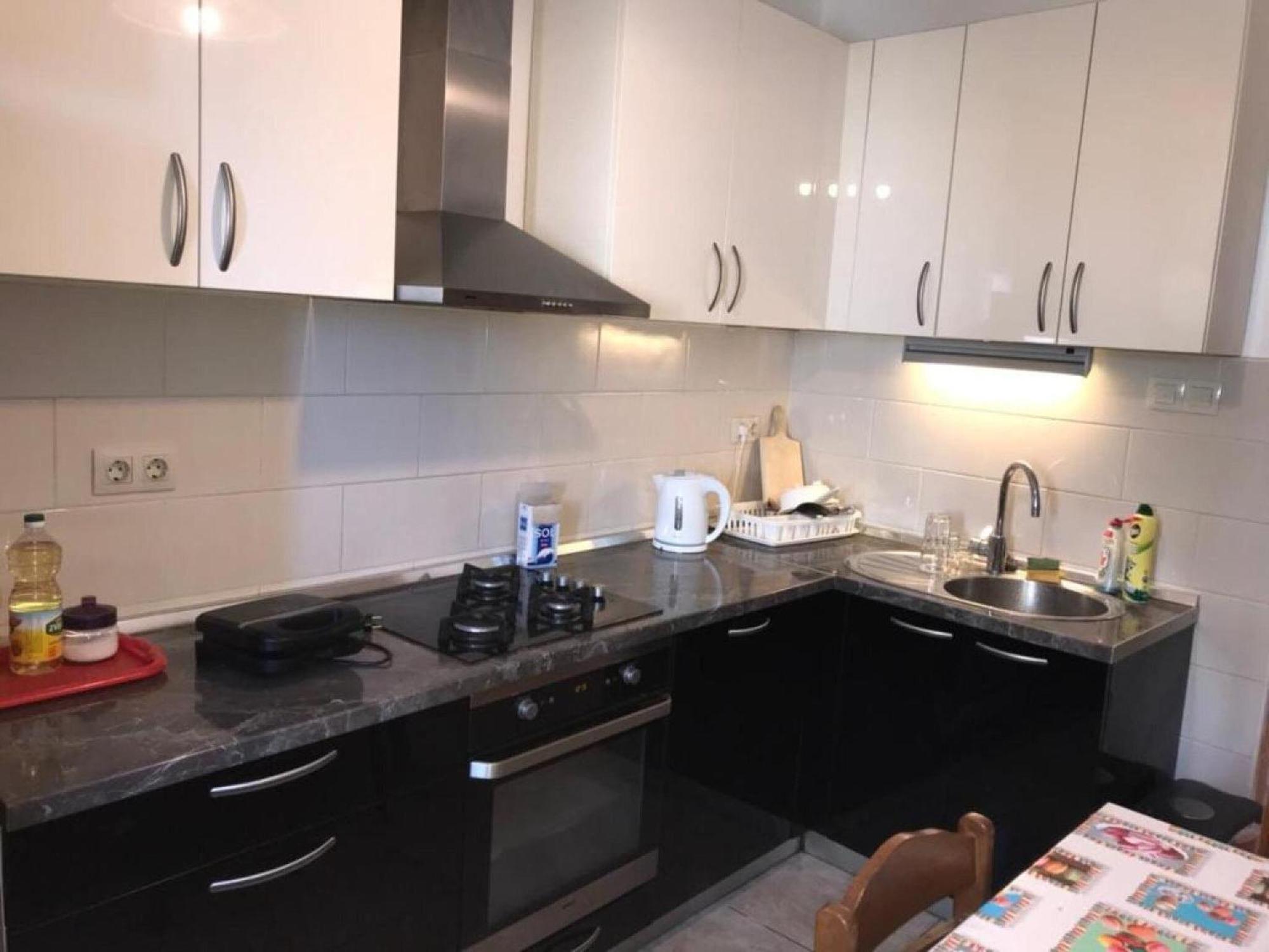2 - Double With Shared Bathroom 1 - 2 *