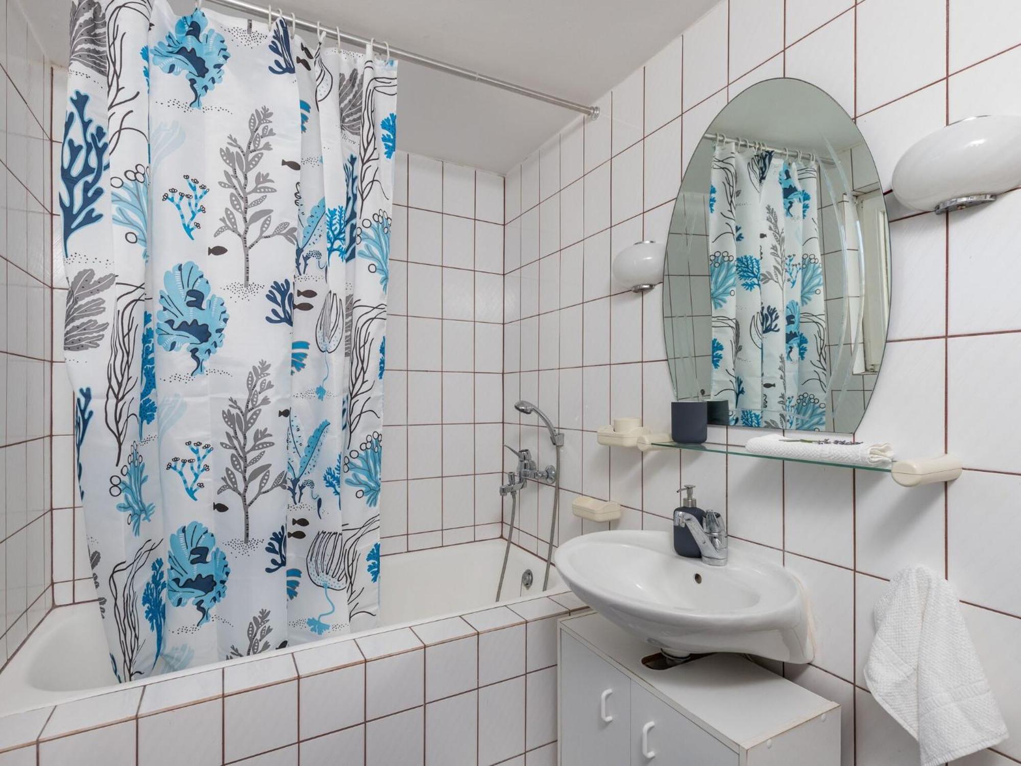 Apartment Dubo - One Bedroom With Balcony *