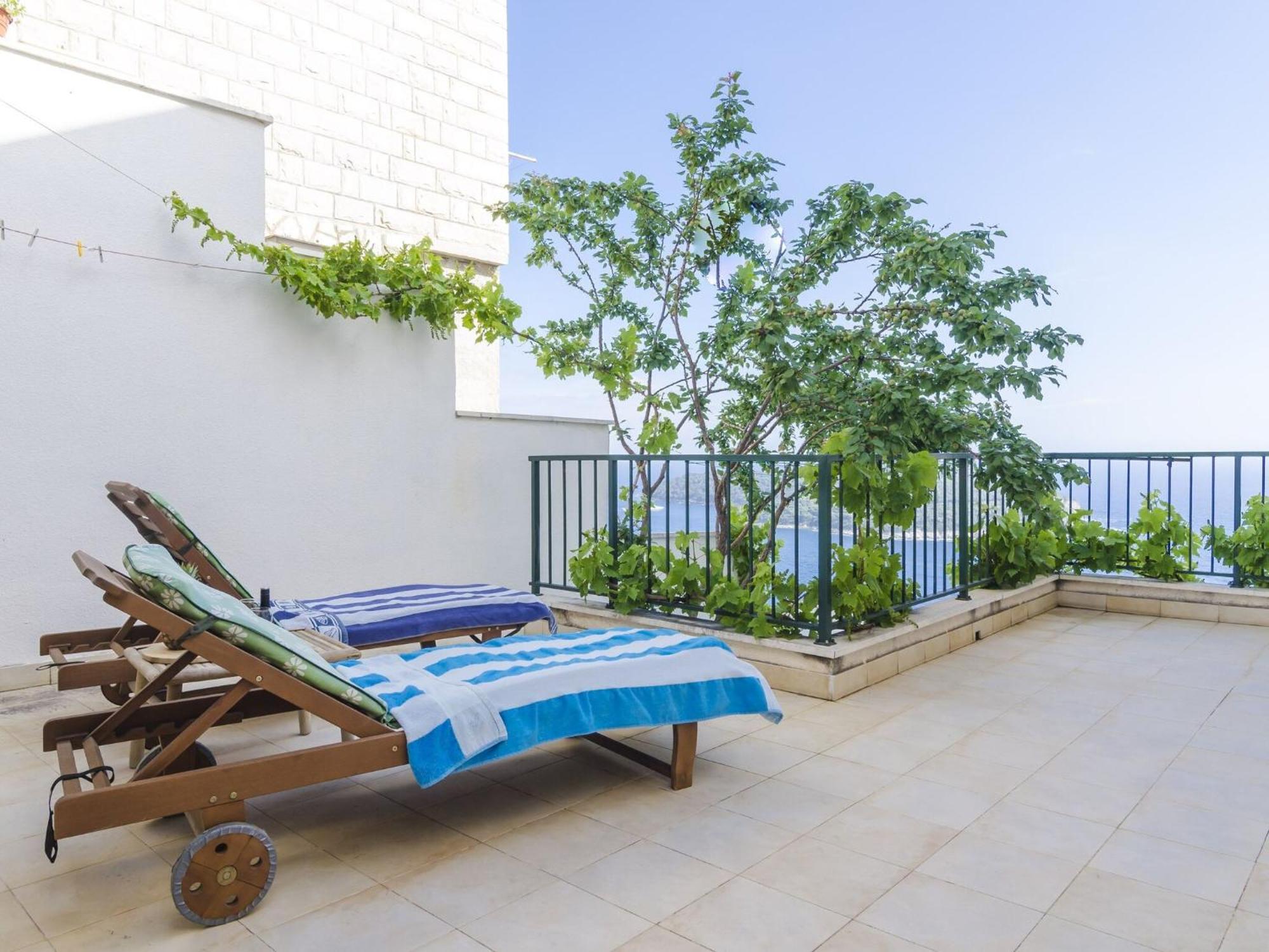Apartment Ploce Apartments- Two-bedroom With Terrace And Sea View - Frana Cale 24 Street