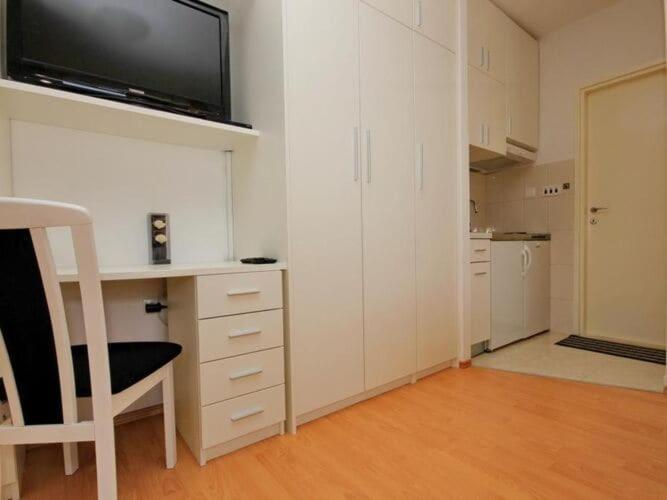 Apartment Charming Arena - One Bedroom With Terrace And Sea View *
